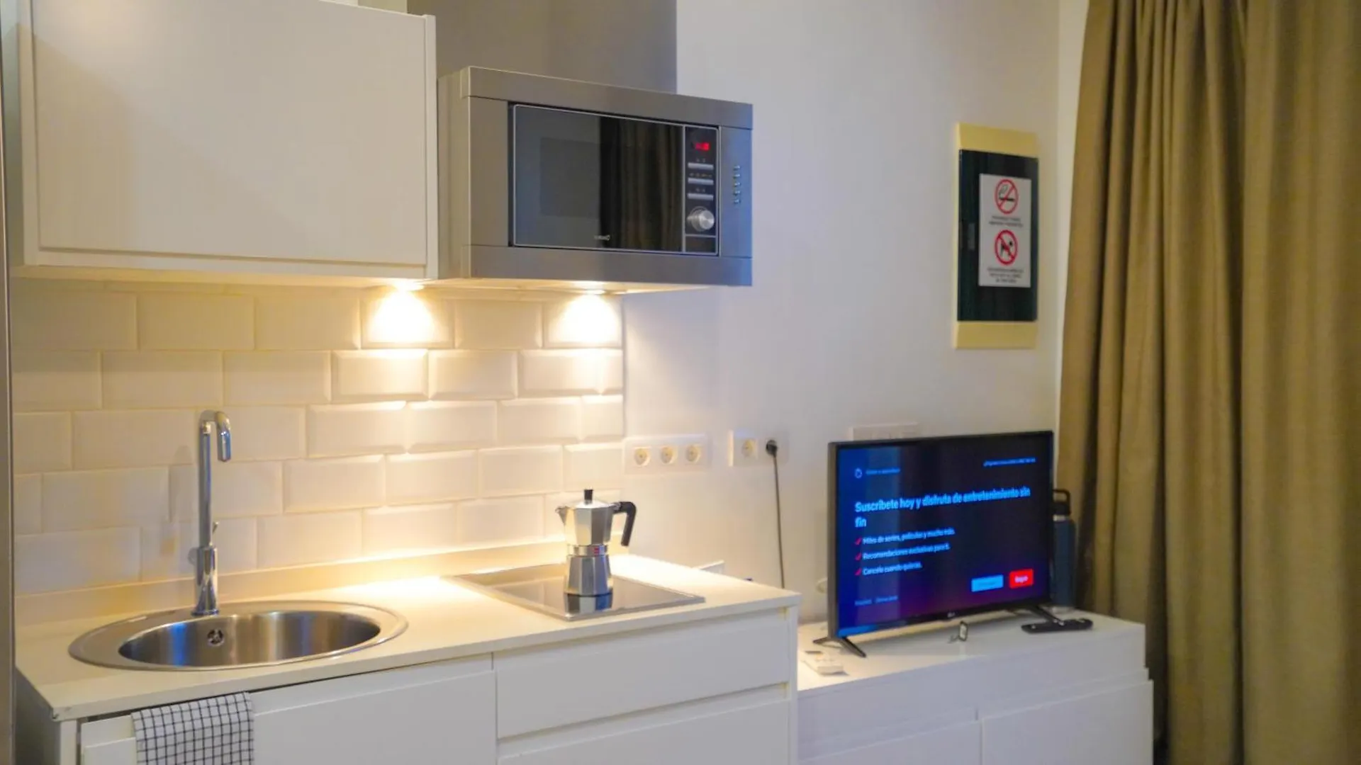דירות קורלחו Oceanside Luxury Loft - Fast Wi-Fi - Workstations 0*,  ספרד